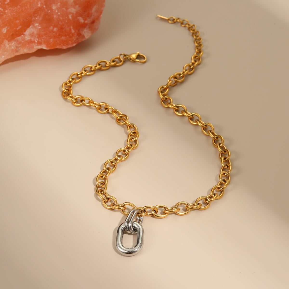Single Bold Link Necklace