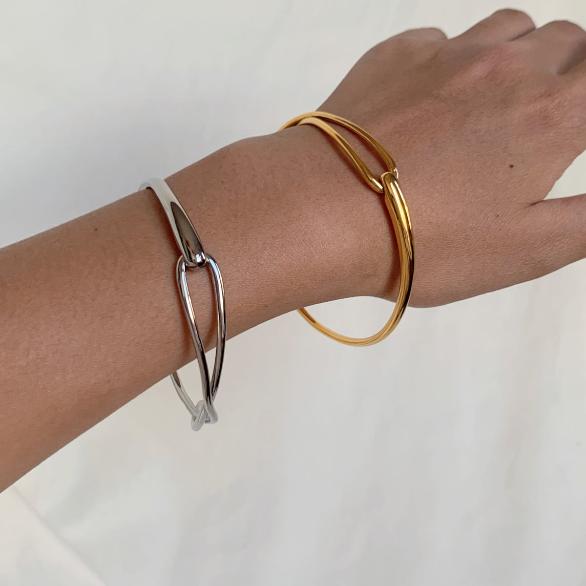 Hollow Hook Bangle