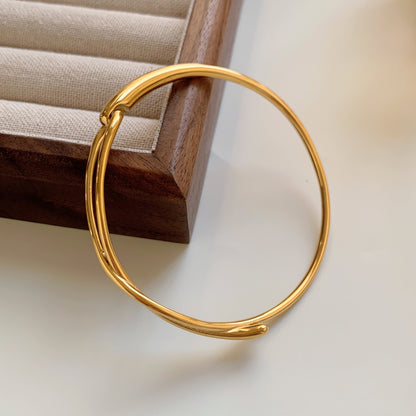 Hollow Hook Bangle