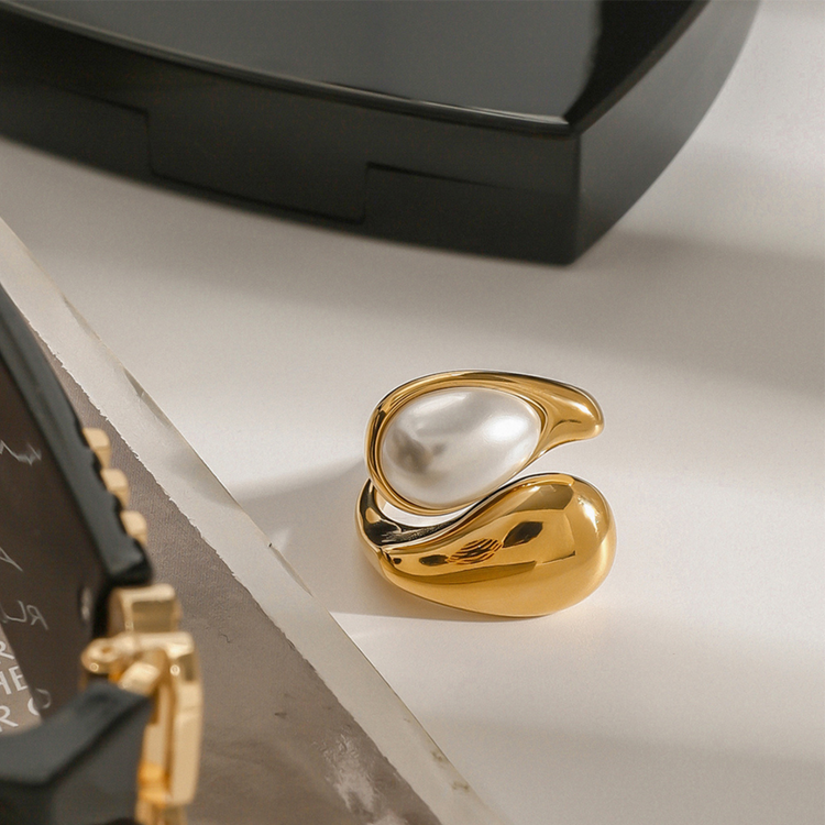 Pearl Bold Adjustable Ring