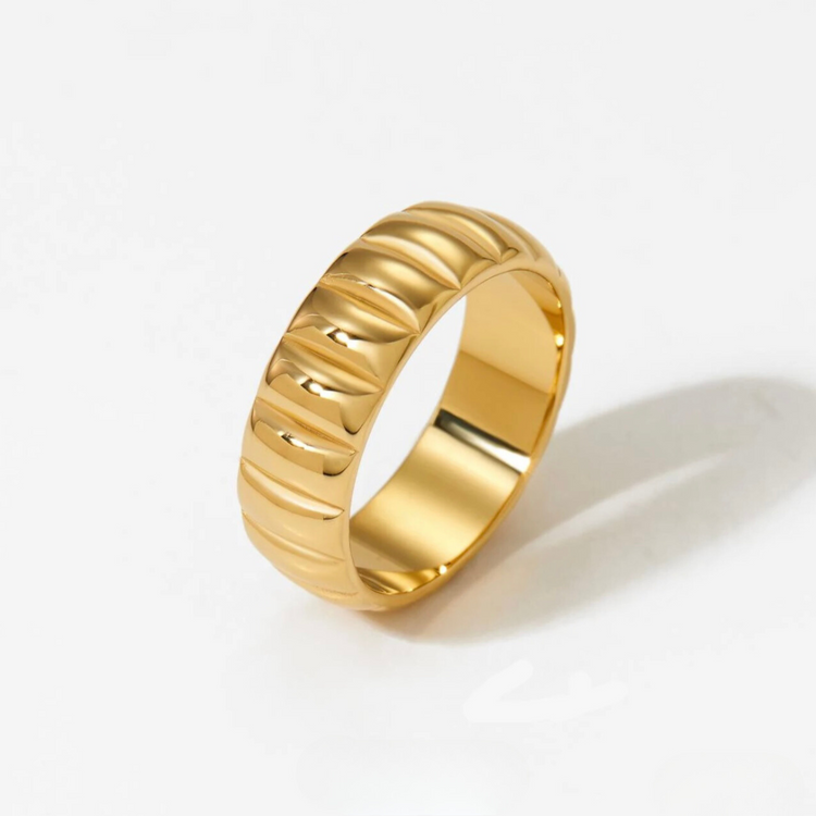 Ribbed Ring