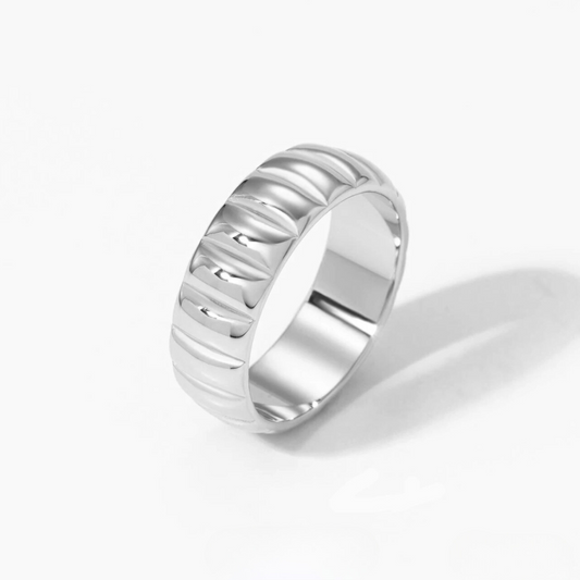 Ribbed Ring